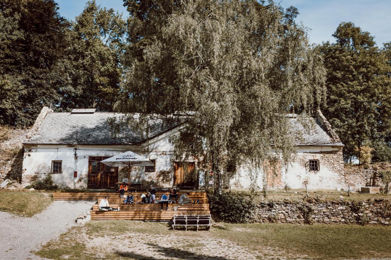 Nezamek Otel Hartmanice  Dış mekan fotoğraf