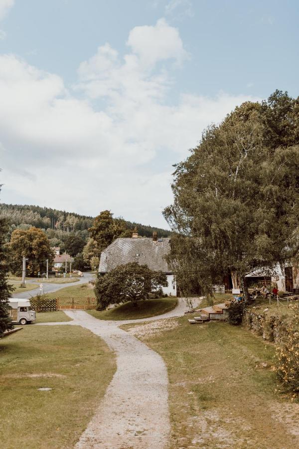 Nezamek Otel Hartmanice  Dış mekan fotoğraf